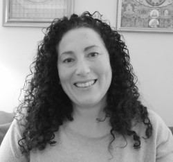 Liat Hoch – Child, Adolescent and Adult Psychotherapist